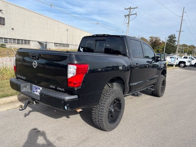 2017 Nissan Titan SV