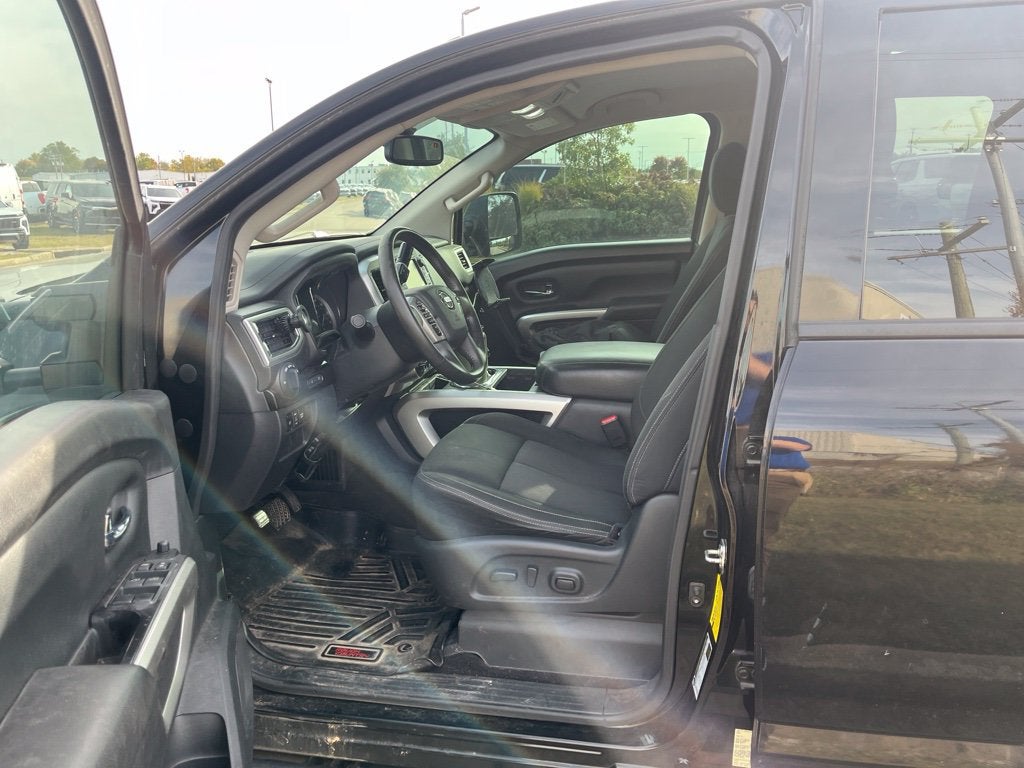 2017 Nissan Titan SV