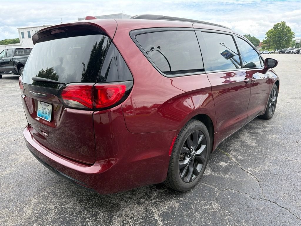 2020 Chrysler Pacifica Touring L