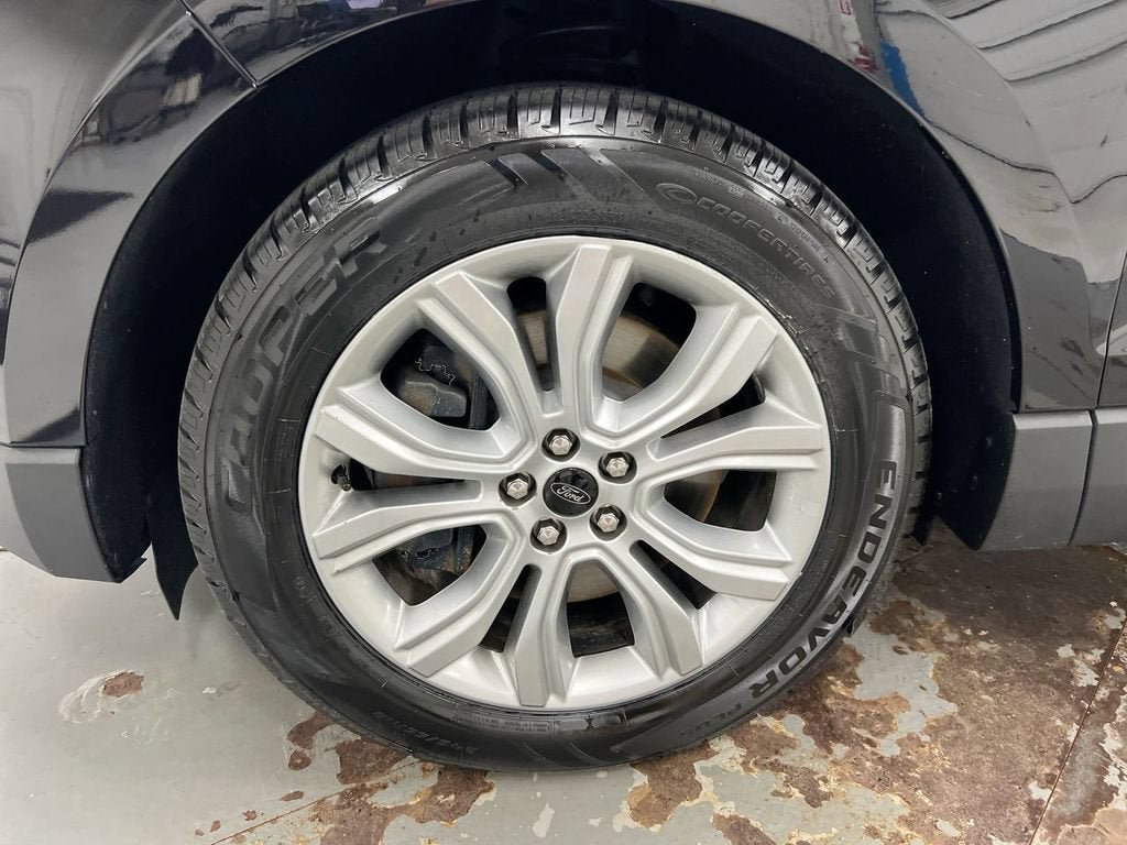 2023 Ford Edge Titanium