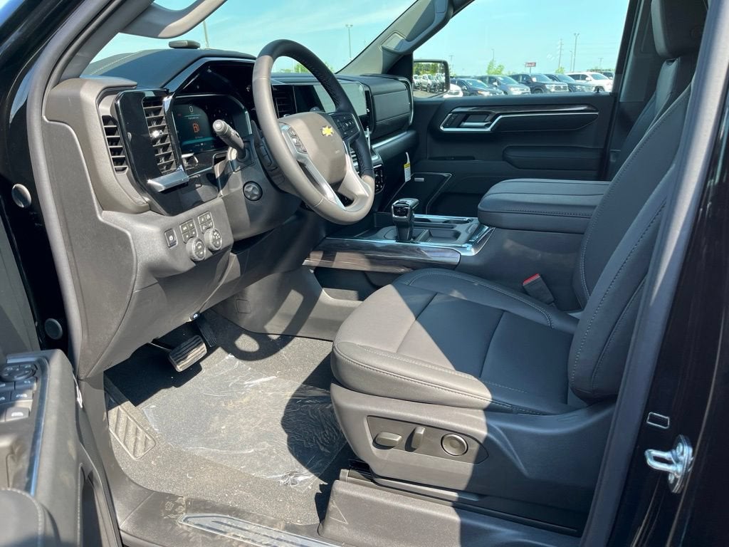 2026 Chevrolet Silverado 1500 LTZ - Photo 5
