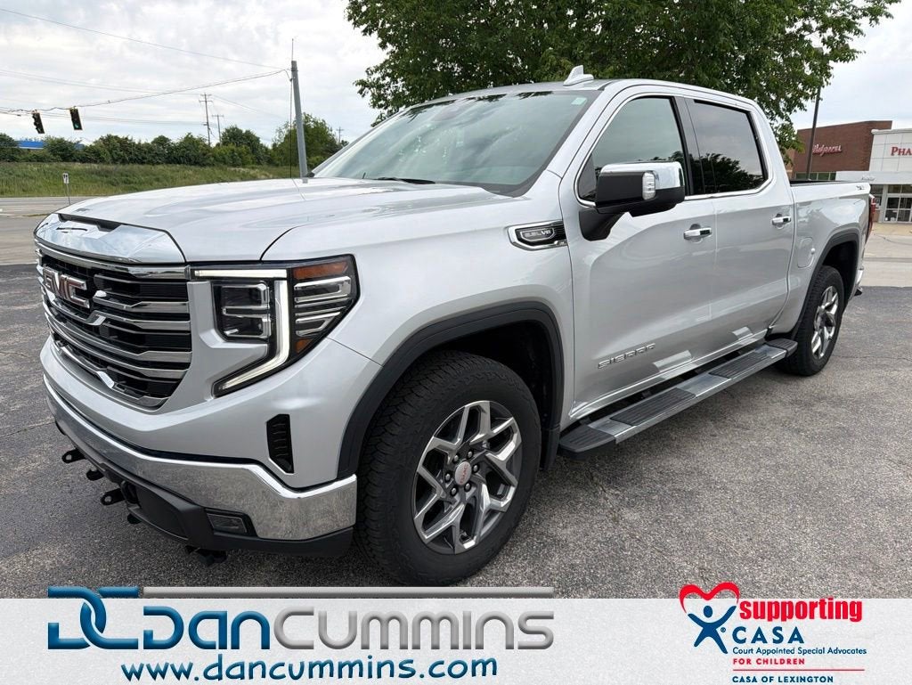 2022 GMC Sierra 4WD Crew Cab Short Box SLT's photo