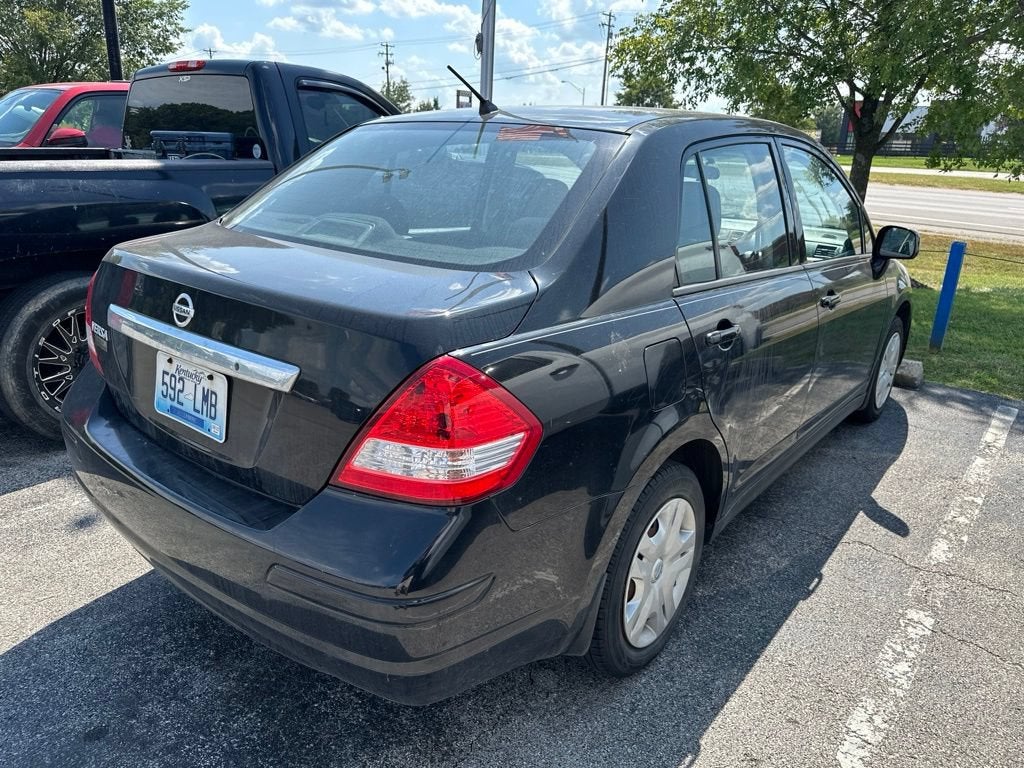 2011 Nissan Versa 1.8 S