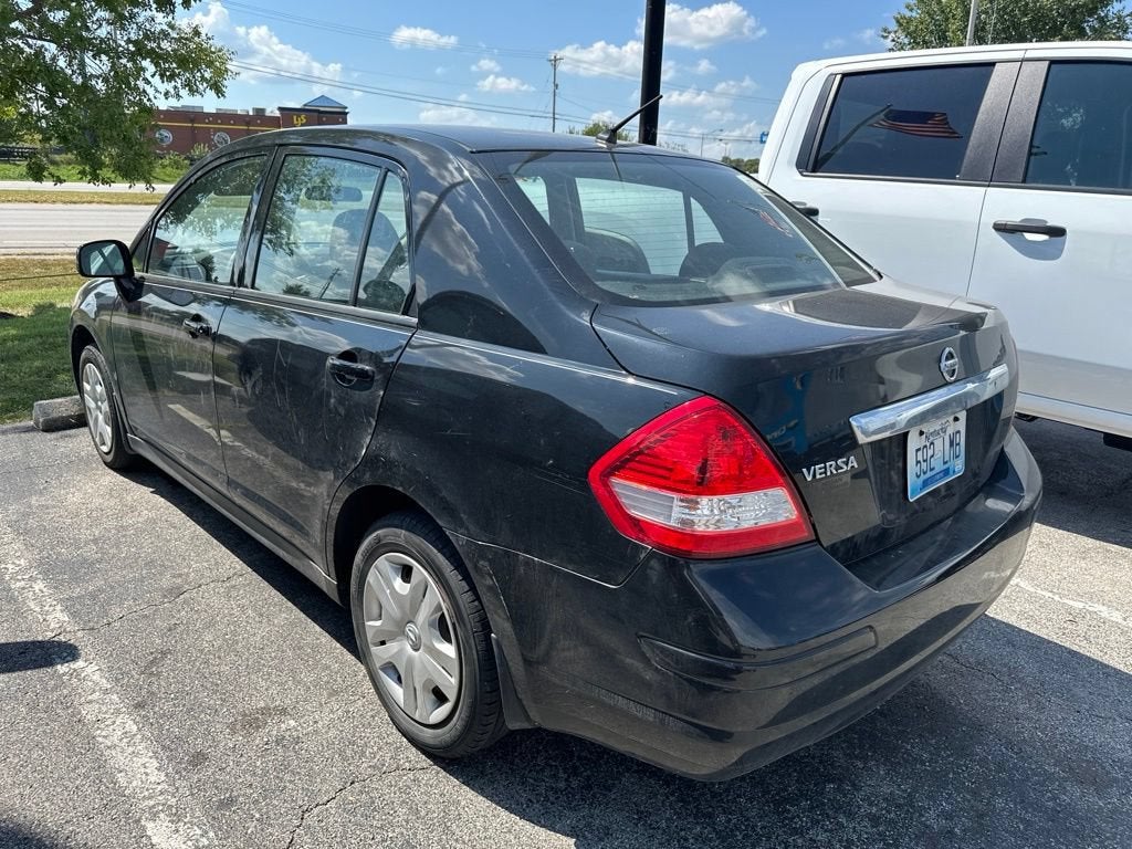 2011 Nissan Versa 1.8 S