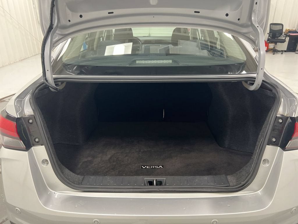 2023 Nissan Versa SV
