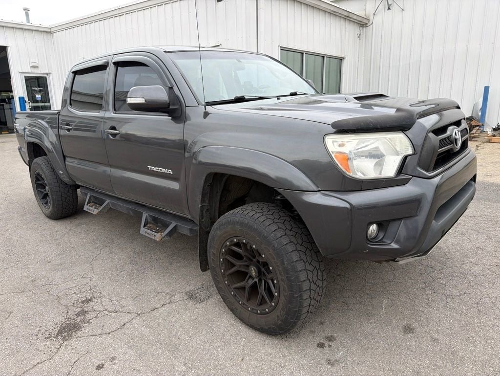 2015 Toyota Tacoma 4WD Double Cab V6 AT (Natl)