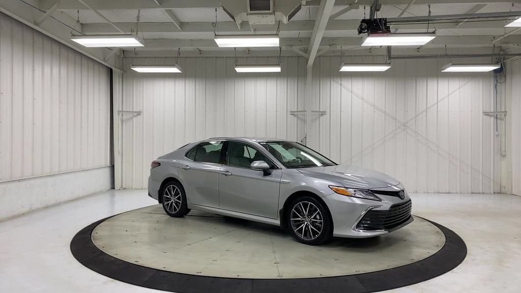 2021 Toyota Camry Hybrid XLE