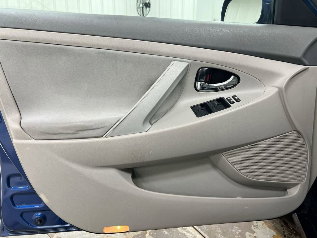2009 Toyota Camry 4dr Sdn I4 Man (Natl)