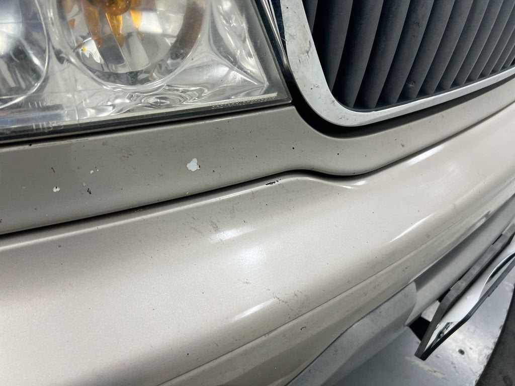 2001 Lincoln Navigator Base