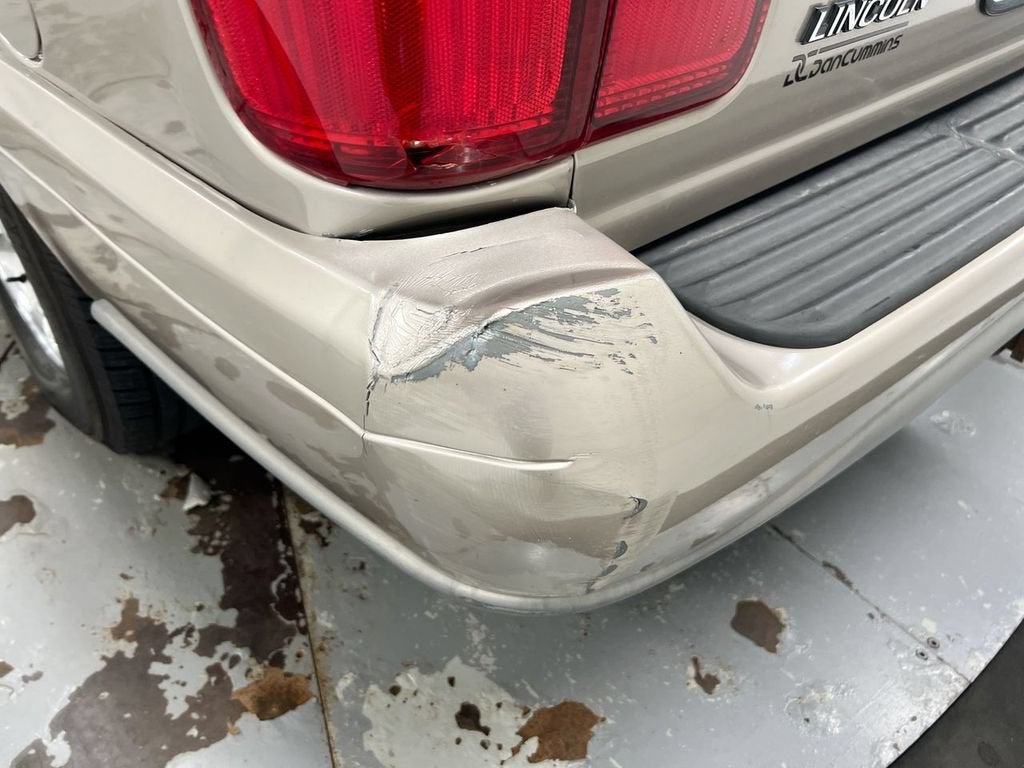 2001 Lincoln Navigator Base