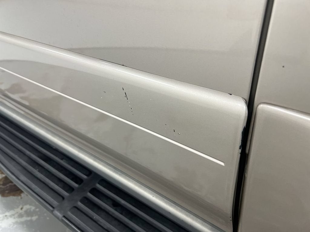 2001 Lincoln Navigator Base