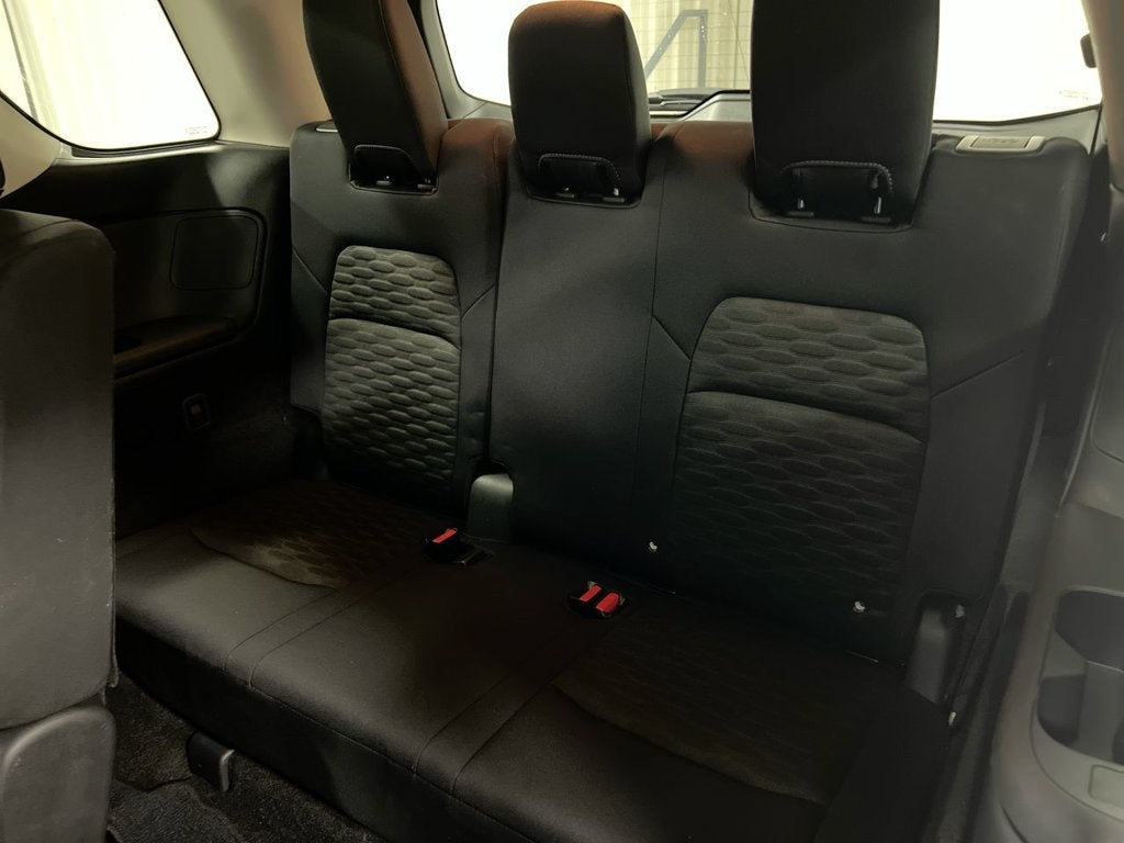 2023 Nissan Pathfinder SV