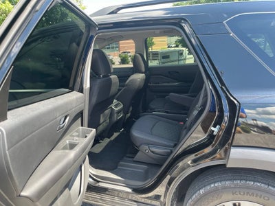 2023 Nissan Pathfinder SV