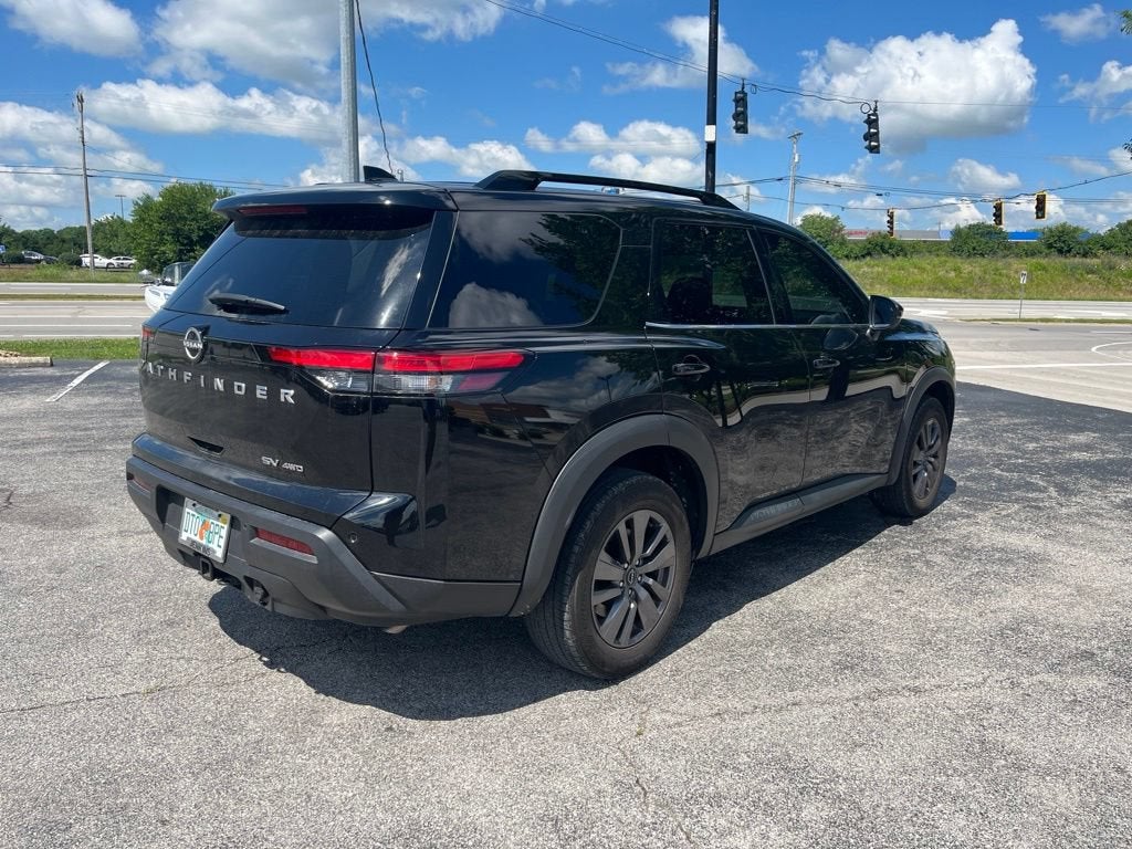 2023 Nissan Pathfinder SV