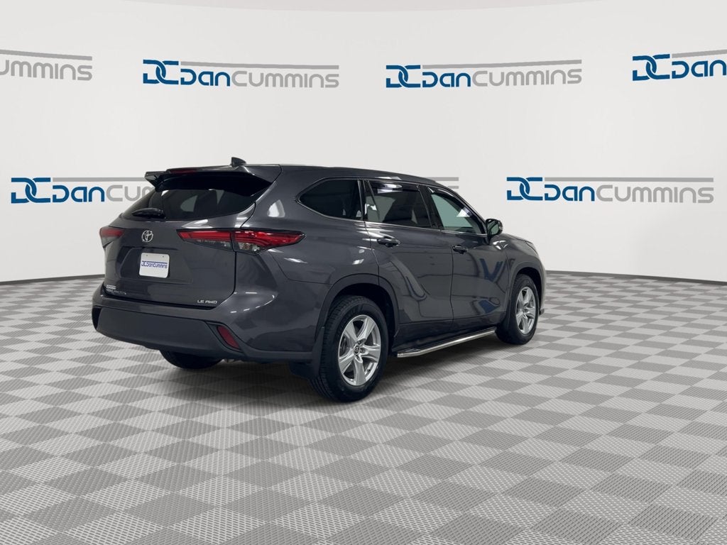 2022 Toyota Highlander LE