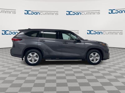 2022 Toyota Highlander LE