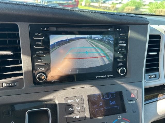 2020 Toyota Sienna XLE