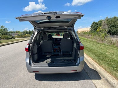2018 Toyota Sienna LE Auto Access Seat