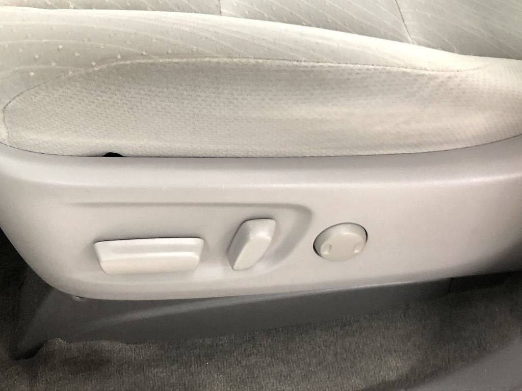 2018 Toyota Sienna LE Auto Access Seat