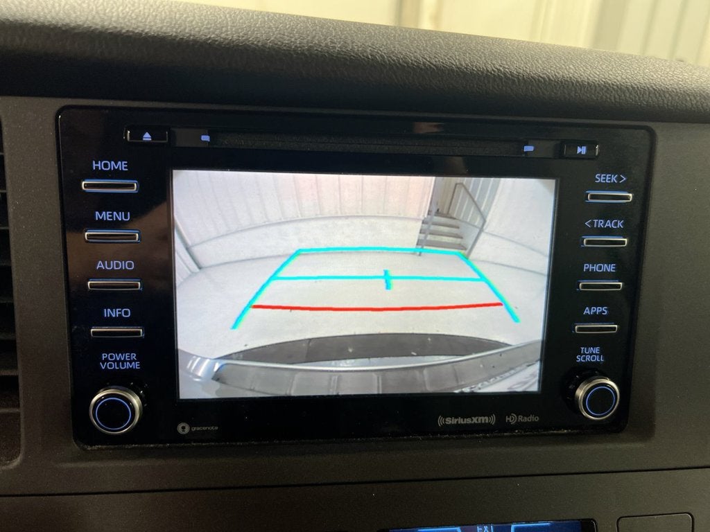 2018 Toyota Sienna LE Auto Access Seat