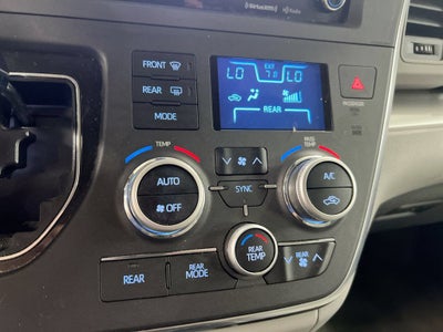 2018 Toyota Sienna LE Auto Access Seat