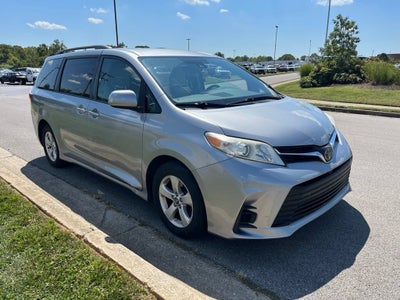 2018 Toyota Sienna LE Auto Access Seat