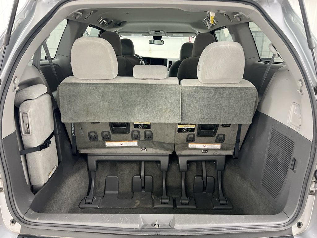 2018 Toyota Sienna LE Auto Access Seat
