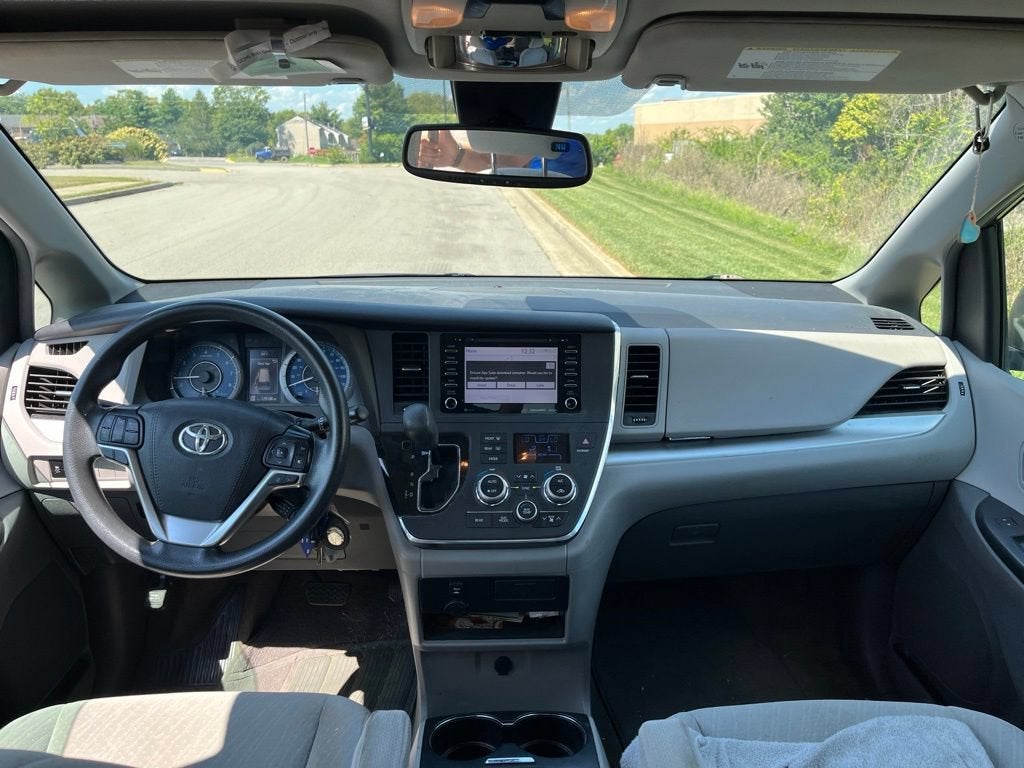 2018 Toyota Sienna LE Auto Access Seat
