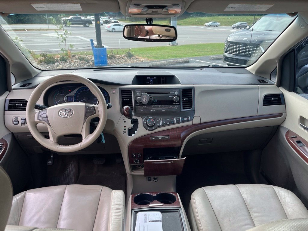 2013 Toyota Sienna XLE AAS