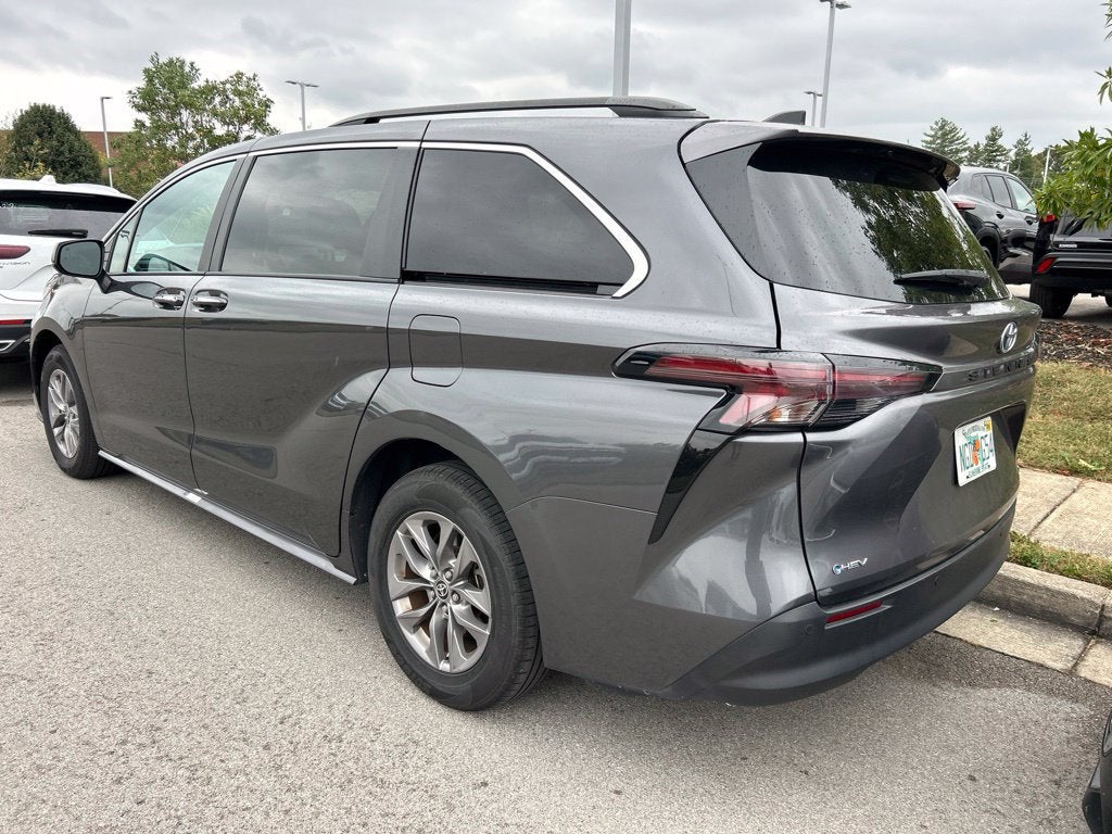 2025 Toyota Sienna XLE