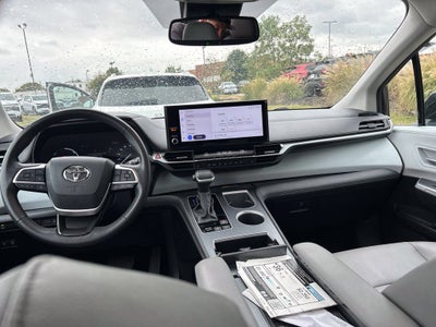 2025 Toyota Sienna XLE