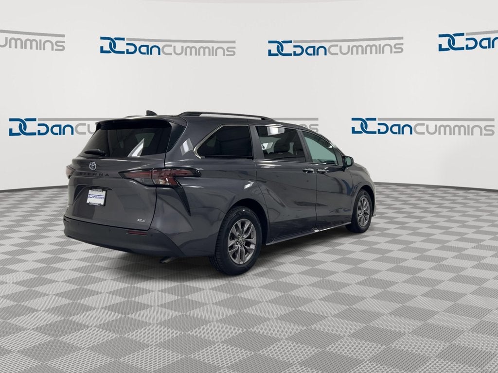 2025 Toyota Sienna XLE