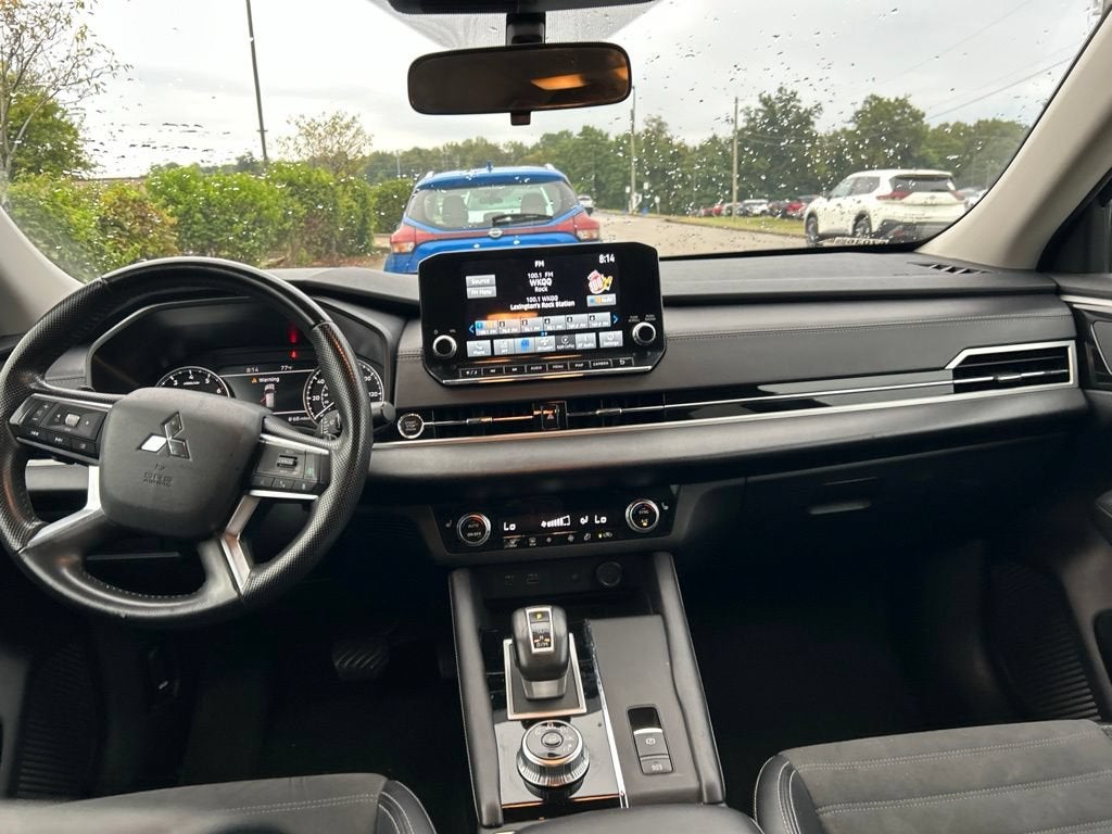 2024 Mitsubishi Outlander SE
