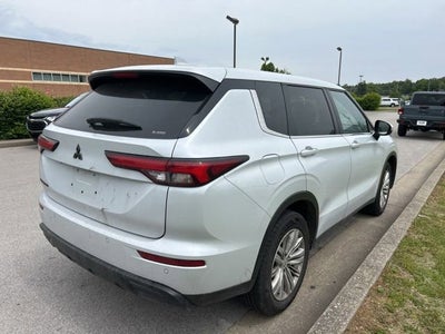 2024 Mitsubishi Outlander ES