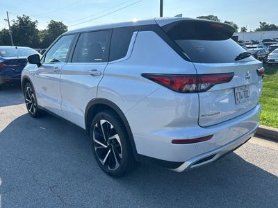 2024 Mitsubishi Outlander SE
