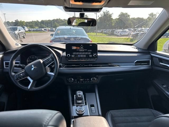 2024 Mitsubishi Outlander SE