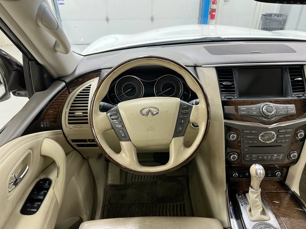 2011 INFINITI QX56 7-passenger