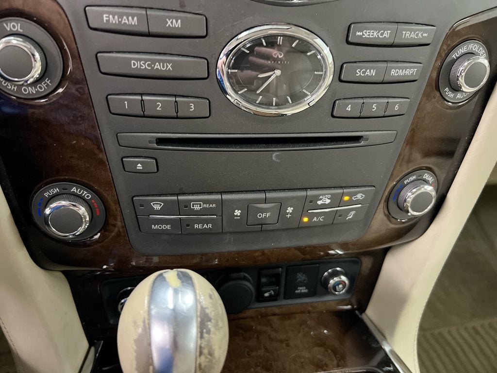 2011 INFINITI QX56 7-passenger