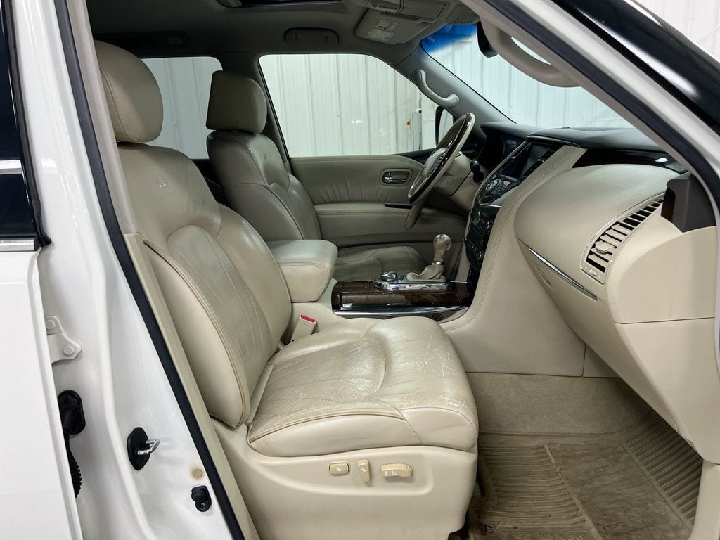 2011 INFINITI QX56 7-passenger