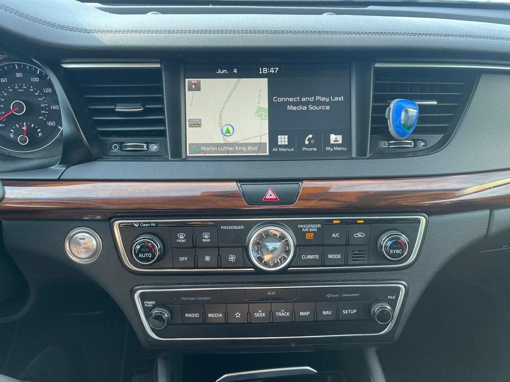 2019 Kia Cadenza Technology