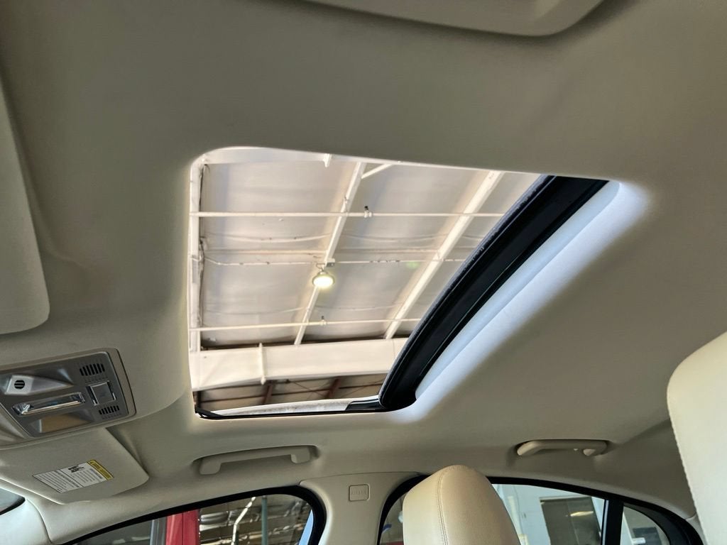 2012 Jaguar XF Base