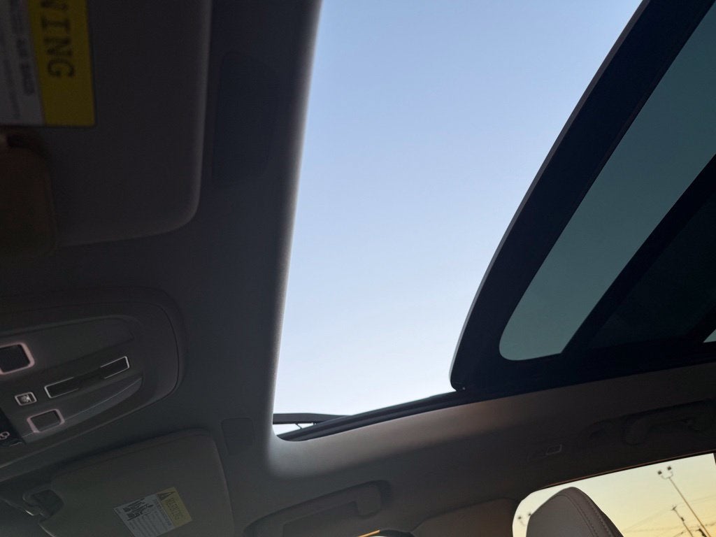 2024 Volvo XC90 Plus Bright Theme