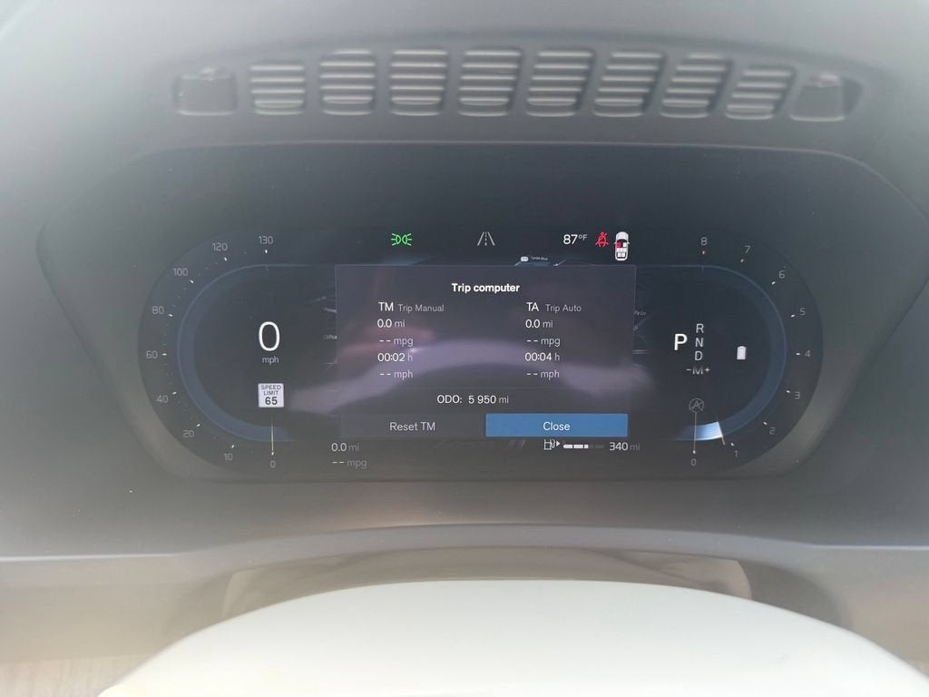 2024 Volvo XC90 Plus Bright Theme