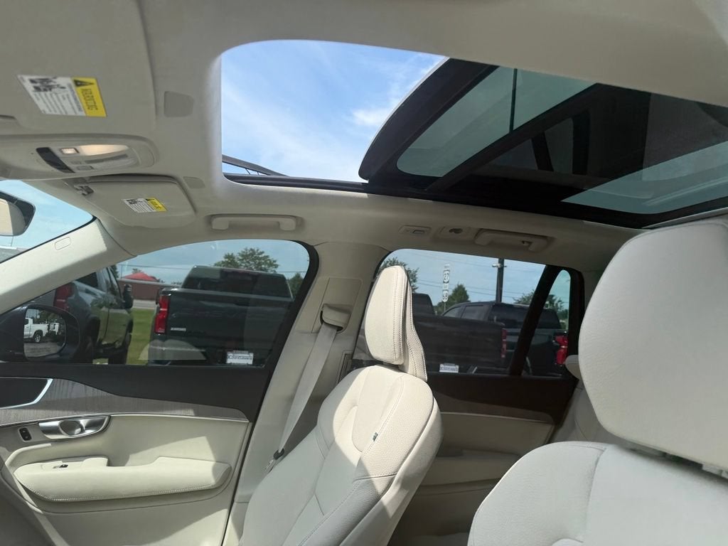 2024 Volvo XC90 Plus Bright Theme