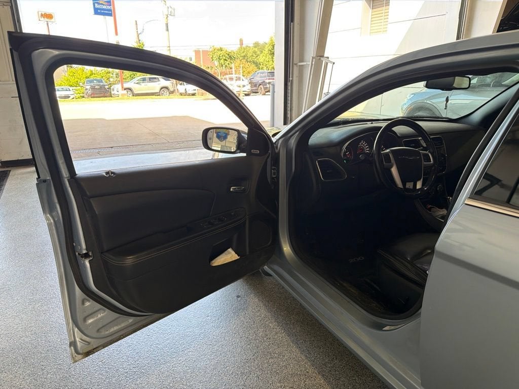 2014 Chrysler 200 Limited