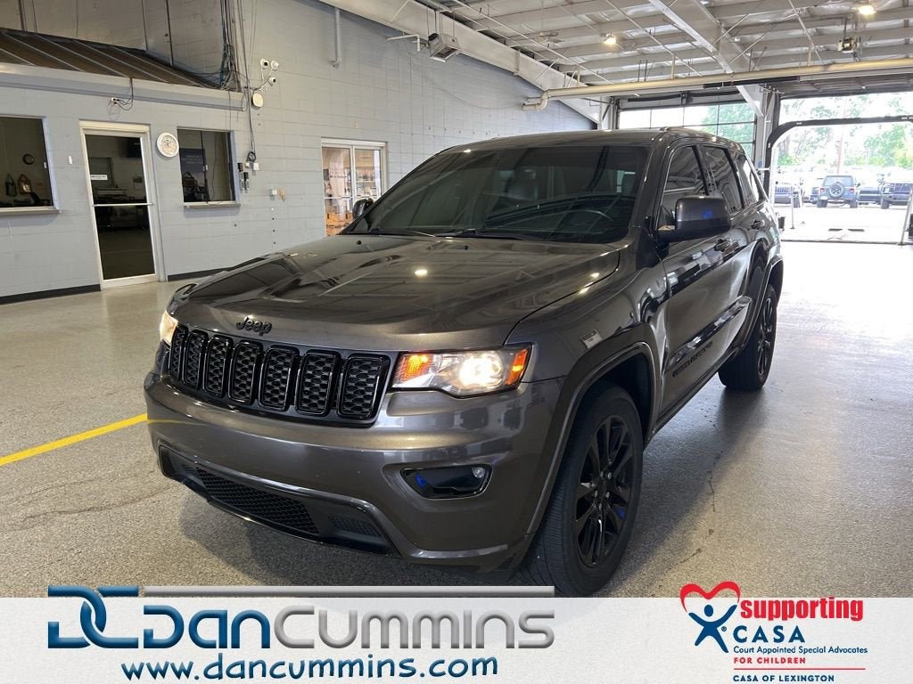 2017 Jeep Grand Cherokee Altitude 4WD's photo