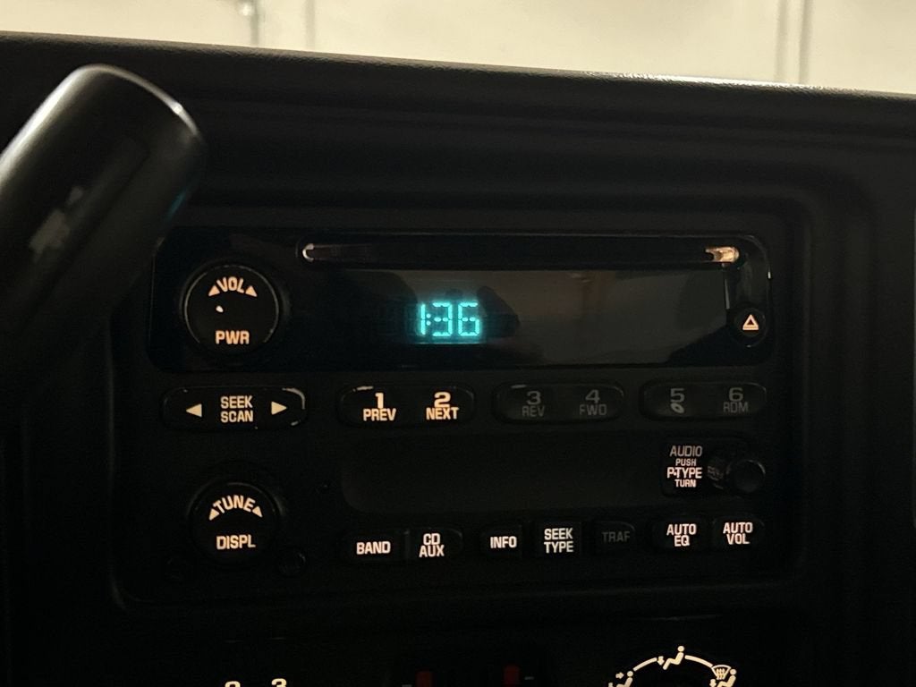 2004 Chevrolet Silverado 1500 Reg Cab 119.0" WB 4WD