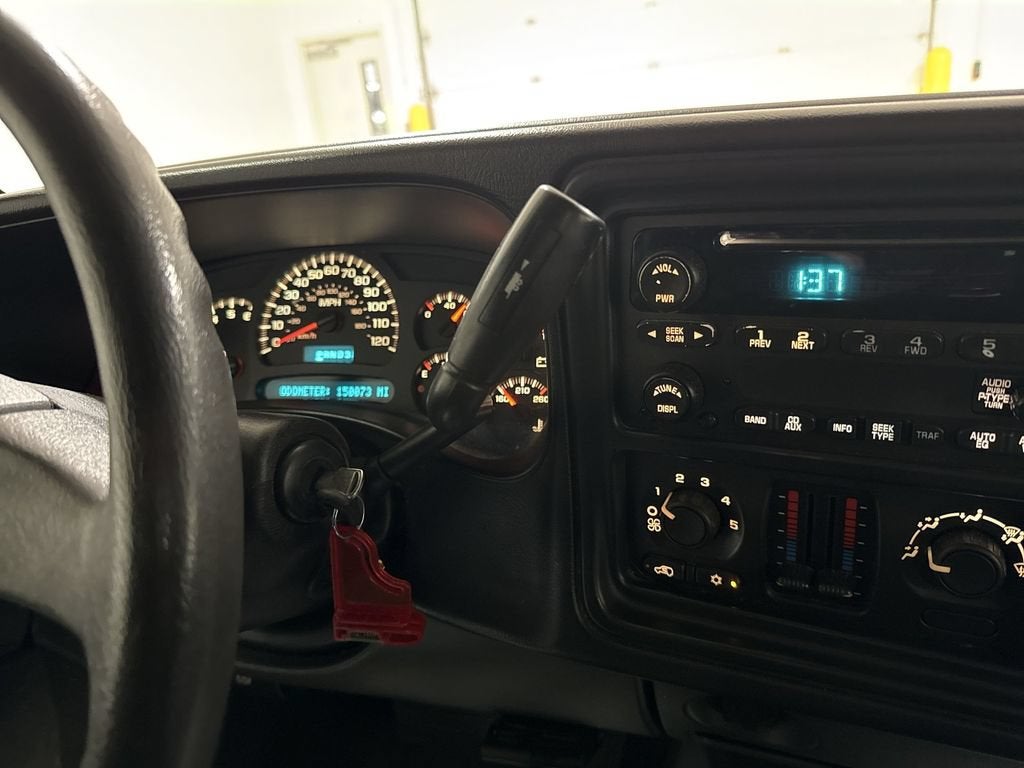 2004 Chevrolet Silverado 1500 Reg Cab 119.0" WB 4WD