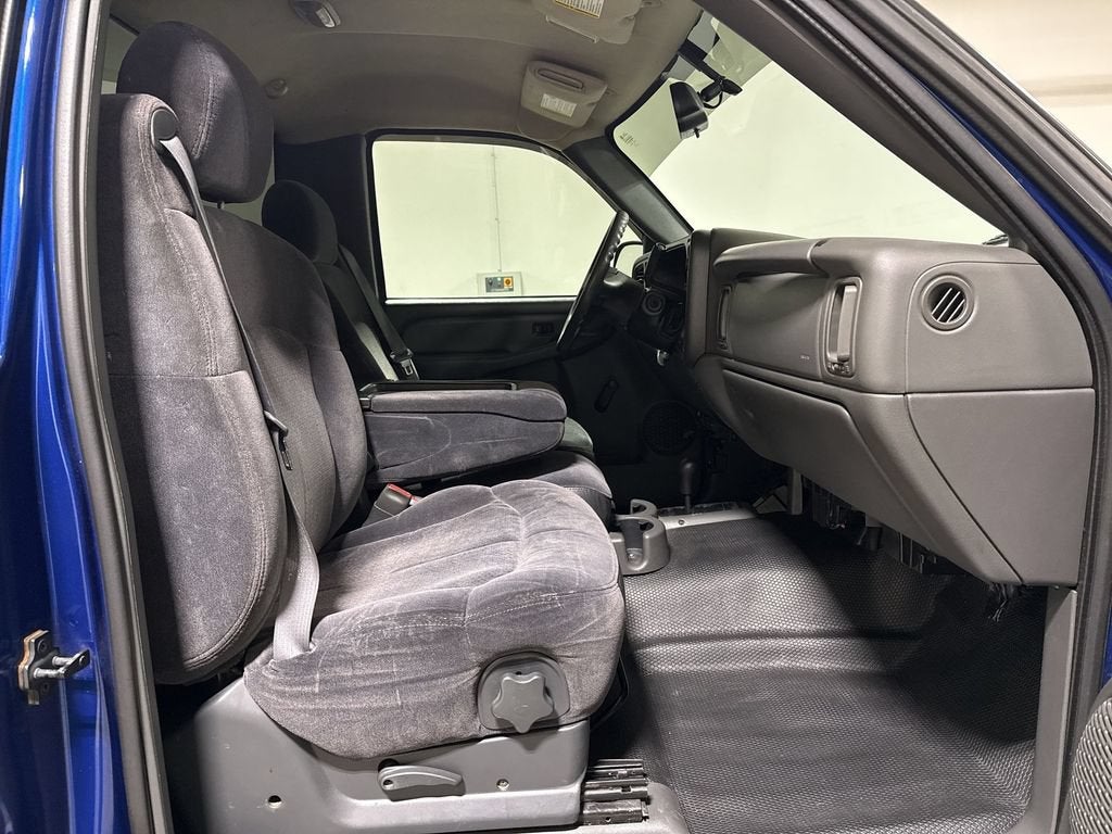 2004 Chevrolet Silverado 1500 Reg Cab 119.0" WB 4WD