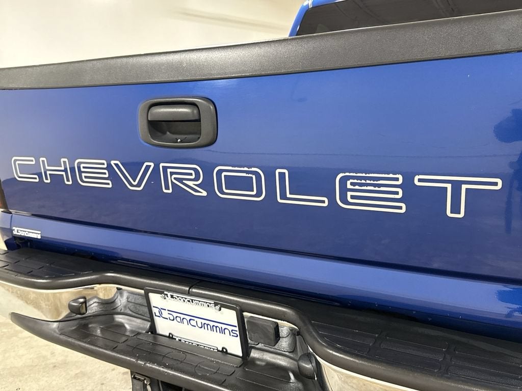 2004 Chevrolet Silverado 1500 Reg Cab 119.0" WB 4WD
